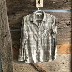 Old Navy Size Med Light Grey Plaid Flannel Button Down Shirt